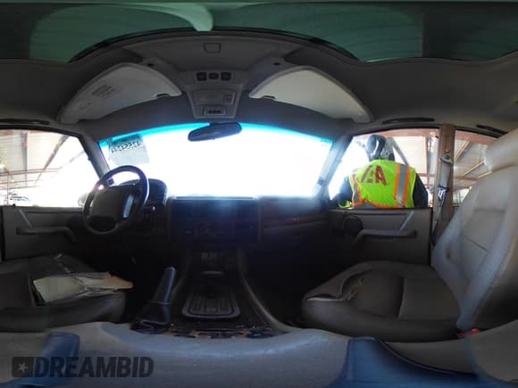 ✅ 1997 Land Rover Discovery SD • VIN: SALJY1248VA535025 • Lot: 42554244. Wystawiony na IAAI z przebiegiem 158 945 mil. Bezpłatny archiwum sprzedaży aukcyjnych z USA i szczegółowy raport historii pojazdu na DreamBid. Zdjęcie 19.