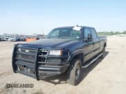 ✅ 2006 Chevrolet Silverado 2500HD LT1 • VIN: 1GCHK23U26F267735 • Lot: 42235416. Listed on IAAI with 256,224 mi. Free auction sales archive from the USA and detailed vehicle history report at DreamBid. Image 2.
