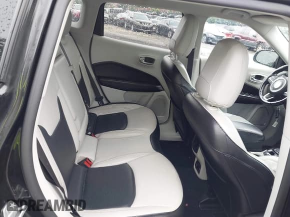 ✅ 2020 Jeep Compass Limited • VIN: 3C4NJCCB3LT169096 • Lot: 42611871. Listed on IAAI with 82,801 mi. Free auction sales archive from the USA and detailed vehicle history report at DreamBid. Image 8.