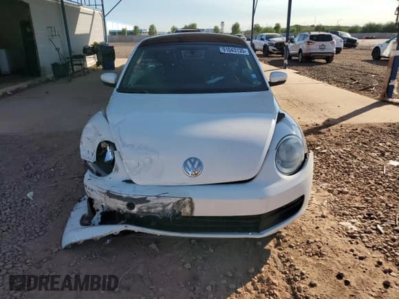 ✅ 2013 Volkswagen Beetle 2.5L • VIN: 3VWJP7AT5DM613944 • Lot: 91043135. Listed on Copart with 101,632 mi. Free auction sales archive from the USA and detailed vehicle history report at DreamBid. Image 5.