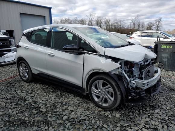2023 Chevrolet Bolt EV 1LT with VIN 1G1FW6S07P4195163, listed as a Copart auction lot 40204474 with 5,921 mi miles and . Bid and sale history available at DreamBid. Image 4.