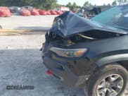 ✅ 2019 Jeep Cherokee Trailhawk Elite • VIN: 1C4PJMBN1KD152229 • Lot: 42729930. Wystawiony na IAAI z przebiegiem 149 651 mil. Bezpłatny archiwum sprzedaży aukcyjnych z USA i szczegółowy raport historii pojazdu na DreamBid. Zdjęcie 6.