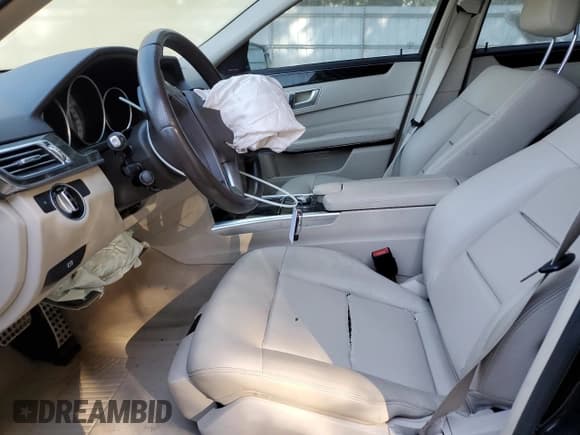 ✅ 2015 Mercedes-Benz E 350 Sport • VIN: WDDHF5KB2FB141300 • Лот: 82686855. Опубликован ранее на Copart с пробегом 74 037 миль. Бесплатный доступ к архиву аукционных продаж из США и подробный отчёт об истории автомобиля на DreamBid. Изображение 7.