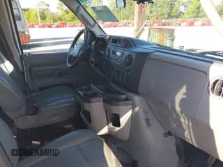 ✅ 2014 Ford Econoline Cargo Commercial • VIN: 1FTNE2EW9EDB19424 • Лот: 43435066. Опубликован ранее на IAAI с пробегом 233 641 миль. Бесплатный доступ к архиву аукционных продаж из США и подробный отчёт об истории автомобиля на DreamBid. Изображение 5.