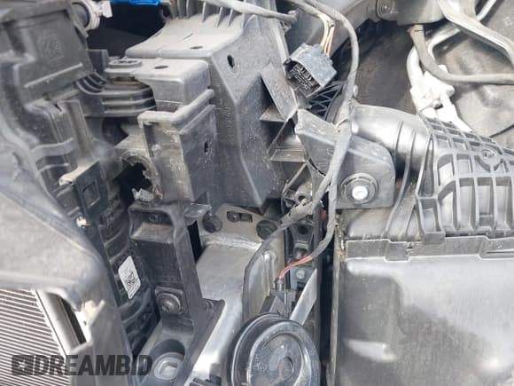 ✅ 2022 Audi SQ8 Prestige • VIN: WA1CWBF11ND017665 • Lot: 41430807. Wystawiony na IAAI z przebiegiem 30 619 mil. Bezpłatny archiwum sprzedaży aukcyjnych z USA i szczegółowy raport historii pojazdu na DreamBid. Zdjęcie 18.