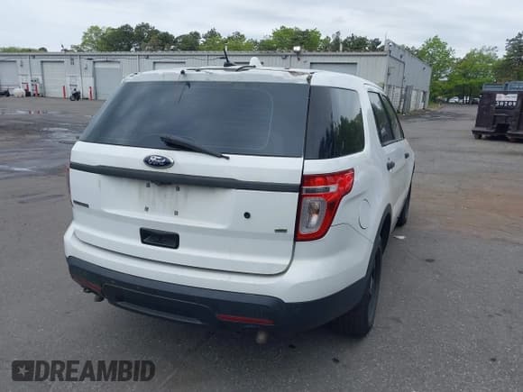 ✅ 2014 Ford Police Interceptor Utility • VIN: 1FM5K8AR9EGC60600 • Lot: 42263027. Wystawiony na IAAI z przebiegiem 149 422 mil. Bezpłatny archiwum sprzedaży aukcyjnych z USA i szczegółowy raport historii pojazdu na DreamBid. Zdjęcie 4.
