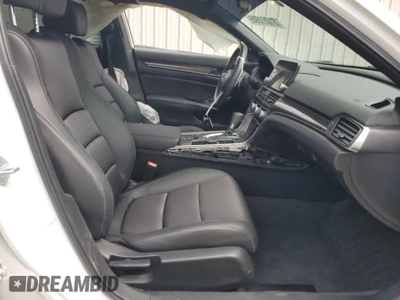 ✅ 2022 Honda Accord Sport • VIN: 1HGCV1F33NA025757 • Lot: 81051595. Wystawiony na Copart z przebiegiem 70 127 mil. Bezpłatny archiwum sprzedaży aukcyjnych z USA i szczegółowy raport historii pojazdu na DreamBid. Zdjęcie 7.