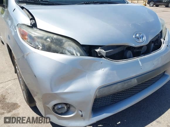 ✅ 2014 Toyota Sienna SE • VIN: 5TDXK3DC4ES491269 • Lot: 42004485. Listed on IAAI with 118,516 mi. Free auction sales archive from the USA and detailed vehicle history report at DreamBid. Image 6.