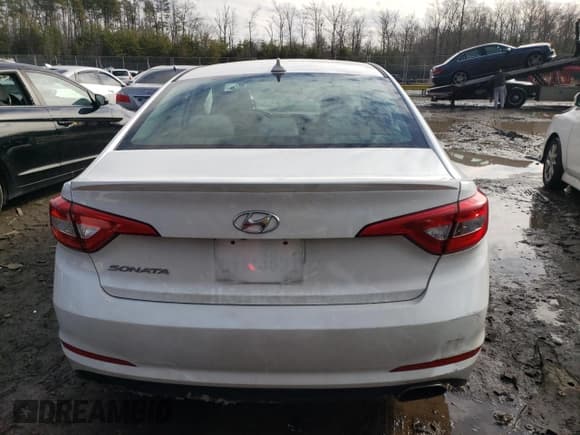 ✅ 2017 Hyundai Sonata SE • VIN: 5NPE24AF5HH593203 • Lot: 38872763. Listed on Copart with 91,279 mi. Free auction sales archive from the USA and detailed vehicle history report at DreamBid. Image 6.