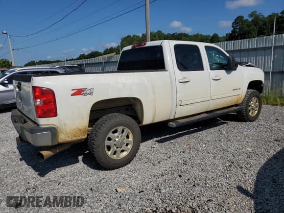 ✅ 2013 Chevrolet Silverado 2500HD LTZ • VIN: 1GC1KYC8XDF168990 • Lot: 68186295. Wystawiony na Copart z przebiegiem 335 701 mil. Bezpłatny archiwum sprzedaży aukcyjnych z USA i szczegółowy raport historii pojazdu na DreamBid. Zdjęcie 3.