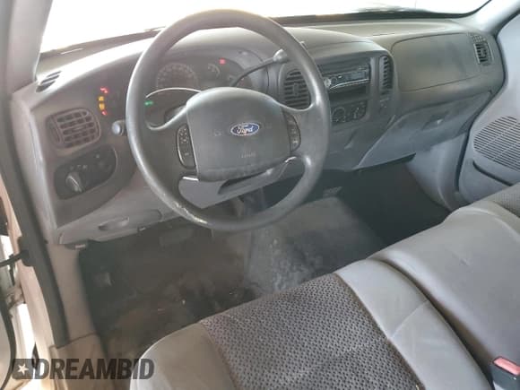 ✅ 2003 Ford F-150 XL • VIN: 1FTRF17W93NA99317 • Лот: 90135005. Опубликован ранее на Copart с пробегом 231 487 миль. Бесплатный доступ к архиву аукционных продаж из США и подробный отчёт об истории автомобиля на DreamBid. Изображение 8.