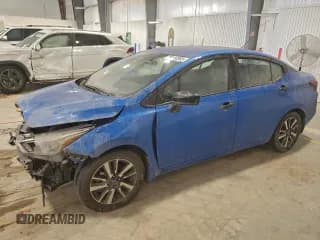 ✅ 2024 Nissan Versa S • VIN: 3N1CN8DV2RL869849 • Lot: 96110365. Wystawiony na Copart z przebiegiem 13 338 mil. Bezpłatny archiwum sprzedaży aukcyjnych z USA i szczegółowy raport historii pojazdu na DreamBid. Zdjęcie 1.