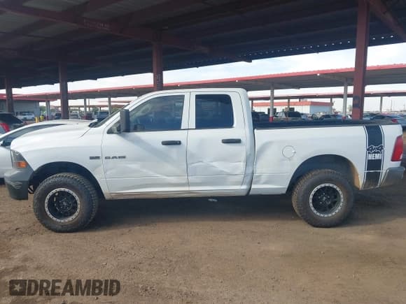 ✅ 2010 Dodge 1500 SLT • VIN: 1D7RV1GT6AS217708 • Lot: 43661805. Wystawiony na IAAI z przebiegiem 181 929 mil. Bezpłatny archiwum sprzedaży aukcyjnych z USA i szczegółowy raport historii pojazdu na DreamBid. Zdjęcie 14.