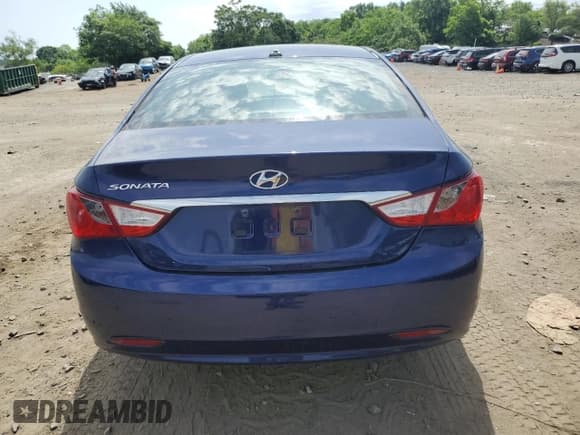 ✅ 2012 Hyundai Sonata GLS • VIN: 5NPEB4AC6CH318678 • Lot: 55481344. Listed on Copart with 119,695 mi. Free auction sales archive from the USA and detailed vehicle history report at DreamBid. Image 6.