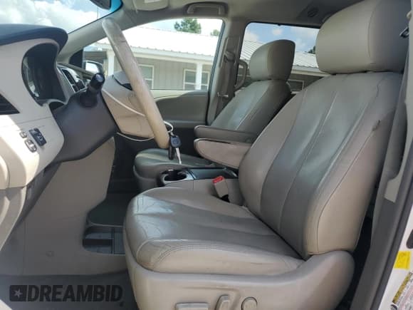 ✅ 2012 Toyota Sienna XLE AAS • VIN: 5TDYK3DC9CS220211 • Lot: 84572105. Listed on Copart with 150,916 mi. Free auction sales archive from the USA and detailed vehicle history report at DreamBid. Image 7.