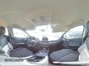 ✅ 2017 Mazda 3 Sport • VIN: 3MZBN1K79HM103840 • Lot: 90874365. Wystawiony na Copart z przebiegiem 16 997 mil. Bezpłatny archiwum sprzedaży aukcyjnych z USA i szczegółowy raport historii pojazdu na DreamBid. Zdjęcie 15.