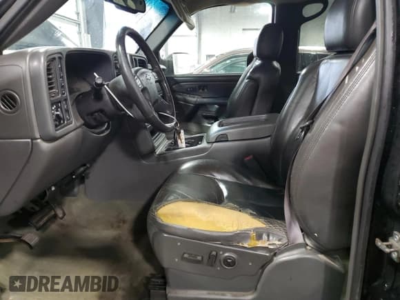 ✅ 2005 Chevrolet Silverado 2500HD Work Truck • VIN: 1GCHK23225F811390 • Lot: 90684385. Wystawiony na Copart z przebiegiem 313 034 mil. Bezpłatny archiwum sprzedaży aukcyjnych z USA i szczegółowy raport historii pojazdu na DreamBid. Zdjęcie 7.