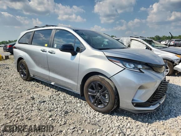 ✅ 2025 Toyota Sienna XSE • VIN: 5TDDSKFC2SS181918 • Lot: 63647505. Listed on Copart with 23,507 mi. Free auction sales archive from the USA and detailed vehicle history report at DreamBid. Image 4.