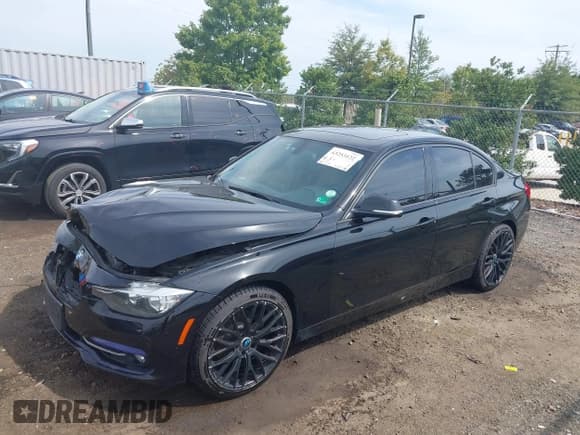 ✅ 2016 BMW 3 Series 328i xDrive • VIN: WBA8E3G55GNU00394 • Lot: 43253122. Listed on IAAI with 94,720 mi. Free auction sales archive from the USA and detailed vehicle history report at DreamBid. Image 17.