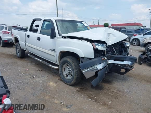✅ 2006 Chevrolet Silverado 2500HD LT3 • VIN: 1GCHK23D86F179644 • Лот: 42412017. Опубликован ранее на IAAI с пробегом 431 521 миль. Бесплатный доступ к архиву аукционных продаж из США и подробный отчёт об истории автомобиля на DreamBid. Изображение 1.