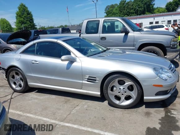 ✅ 2005 Mercedes-Benz SL 500 • VIN: WDBSK75F55F098924 • Lot: 42215237. Wystawiony na IAAI z przebiegiem 211 102 mil. Bezpłatny archiwum sprzedaży aukcyjnych z USA i szczegółowy raport historii pojazdu na DreamBid. Zdjęcie 13.