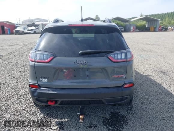 ✅ 2022 Jeep Cherokee Trailhawk • VIN: 1C4PJMBX2ND525770 • Lot: 42453995. Wystawiony na IAAI z przebiegiem 18 102 mil. Bezpłatny archiwum sprzedaży aukcyjnych z USA i szczegółowy raport historii pojazdu na DreamBid. Zdjęcie 17.