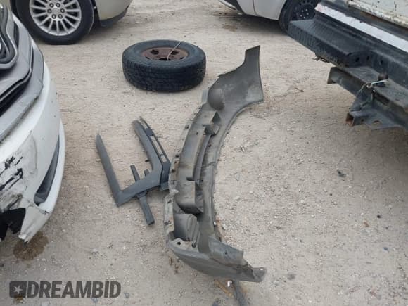 ✅ 2005 GMC Sierra 2500HD • VIN: 1GDHC23U95F917734 • Лот: 42019476. Опубликован ранее на IAAI с пробегом 360 996 миль. Бесплатный доступ к архиву аукционных продаж из США и подробный отчёт об истории автомобиля на DreamBid. Изображение 12.