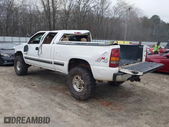 ✅ 2000 Chevrolet Silverado 2500 LS • VIN: 1GCGK29U5YE317569 • Lot: 41607650. Listed on IAAI with 299,431 mi. Free auction sales archive from the USA and detailed vehicle history report at DreamBid. Image 3.