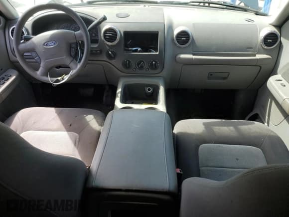 ✅ 2004 Ford Expedition Special Service • VIN: 1FMFU16L74LB68479 • Lot: 70864165. Listed on Copart with Not provided. Free auction sales archive from the USA and detailed vehicle history report at DreamBid. Image 8.