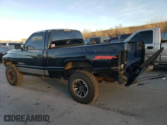 1996 Dodge 1500 с VIN 1B7HF16Y0TS572294, выставлен на аукционе Copart как лот 82602294 с пробегом 199 174 миль миль и Списание • Salvage title. История ставок и продаж доступна на DreamBid. Изображение 2.