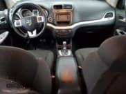 ✅ 2018 Dodge Journey SE • VIN: 3C4PDCAB2JT383626 • Lot: 92372645. Wystawiony na Copart z przebiegiem 136 653 mil. Bezpłatny archiwum sprzedaży aukcyjnych z USA i szczegółowy raport historii pojazdu na DreamBid. Zdjęcie 8.