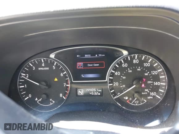 ✅ 2015 Nissan Pathfinder Platinum • VIN: 5N1AR2MM7FC707876 • Lot: 42255193. Listed on IAAI with 144,051 mi. Free auction sales archive from the USA and detailed vehicle history report at DreamBid. Image 7.