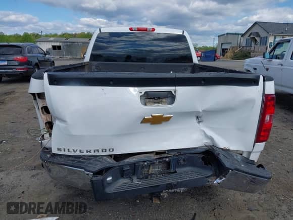 2012 Chevrolet Silverado 1500 Work Truck z VIN 1GCRCPEX2CZ346371, wystawiony jako IAAI lot #42046574 z przebiegiem 121 302 mil mil oraz . Historia ofert i sprzedaży dostępna na DreamBid. Obrazek 18.