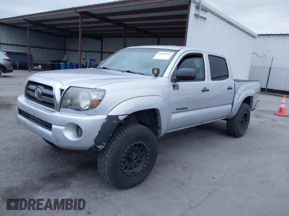 ✅ 2010 Toyota Tacoma • VIN: 3TMLU4EN8AM053525 • Lot: 43680942. Listed on IAAI with 208,789 mi. Free auction sales archive from the USA and detailed vehicle history report at DreamBid. Image 17.