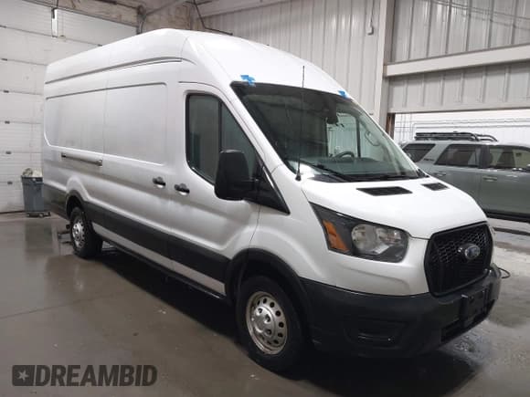 ✅ 2022 Ford Transit Cargo • VIN: 1FTBR3U80NKA65006 • Lot: 43872189. Wystawiony na IAAI z przebiegiem 42 872 mil. Bezpłatny archiwum sprzedaży aukcyjnych z USA i szczegółowy raport historii pojazdu na DreamBid. Zdjęcie 1.