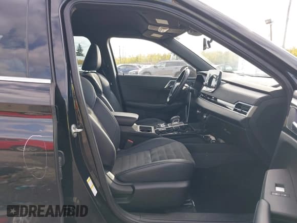 ✅ 2023 Mitsubishi Outlander SE • VIN: JA4J4UA83PZ040903 • Lot: 43567890. Wystawiony na IAAI z przebiegiem 30 193 mil. Bezpłatny archiwum sprzedaży aukcyjnych z USA i szczegółowy raport historii pojazdu na DreamBid. Zdjęcie 5.