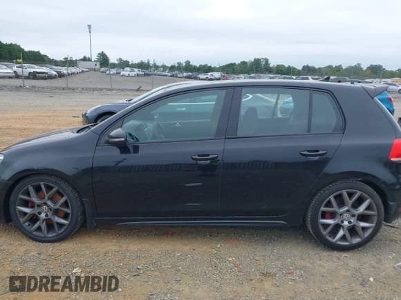 ✅ 2013 Volkswagen Golf GTI • VIN: WVWHD7AJ0DW041268 • Лот: 43024575. Опубликован ранее на IAAI с пробегом 119 075 миль. Бесплатный доступ к архиву аукционных продаж из США и подробный отчёт об истории автомобиля на DreamBid. Изображение 14.