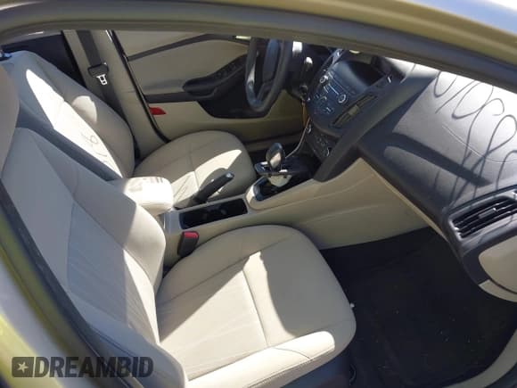 ✅ 2018 Ford Focus SE • VIN: 1FADP3F27JL202508 • Lot: 43385018. Listed on IAAI with 42,121 mi. Free auction sales archive from the USA and detailed vehicle history report at DreamBid. Image 5.