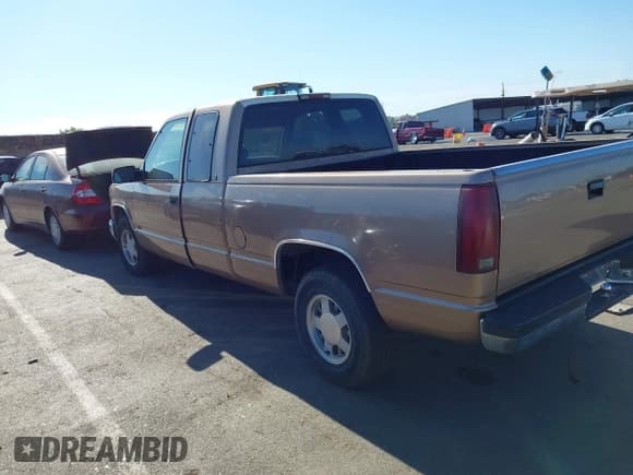 ✅ 1996 GMC Sierra 1500 • VIN: 1GTEC19R0TE524941 • Lot: 42827420. Wystawiony na IAAI z przebiegiem 186 246 mil. Bezpłatny archiwum sprzedaży aukcyjnych z USA i szczegółowy raport historii pojazdu na DreamBid. Zdjęcie 3.
