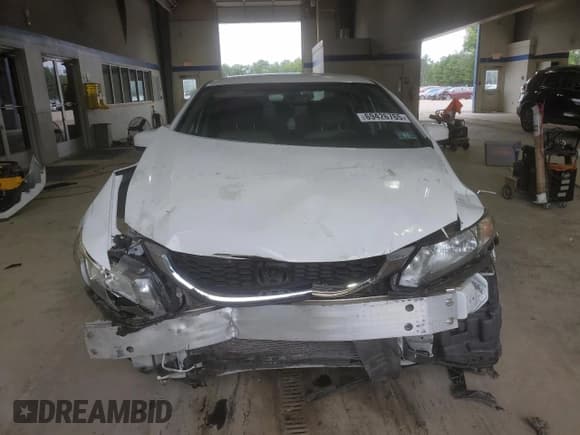 ✅ 2014 Honda Civic LX • VIN: 19XFB2F5XEE260181 • Лот: 69426765. Опубликован ранее на Copart с пробегом Не указан. Бесплатный доступ к архиву аукционных продаж из США и подробный отчёт об истории автомобиля на DreamBid. Изображение 5.