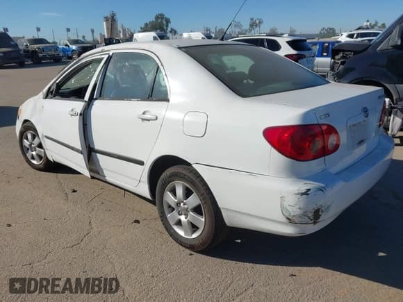 ✅ 2005 Toyota Corolla CE • VIN: 1NXBR32E05Z383927 • Lot: 43817307. Wystawiony na IAAI z przebiegiem 186 698 mil. Bezpłatny archiwum sprzedaży aukcyjnych z USA i szczegółowy raport historii pojazdu na DreamBid. Zdjęcie 3.