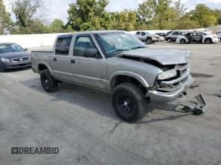✅ 2003 Chevrolet S-10 LS • VIN: 1GCDT13X83K186905 • Лот: 72262374. Опубликован ранее на Copart с пробегом 222 081 миль. Бесплатный доступ к архиву аукционных продаж из США и подробный отчёт об истории автомобиля на DreamBid. Изображение 4.
