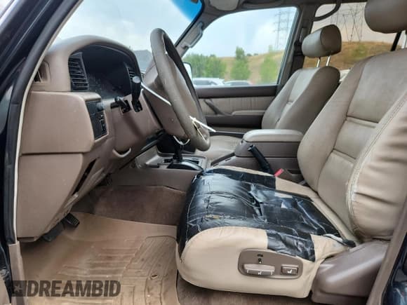 ✅ 1995 Toyota Land Cruiser • VIN: JT3DJ81W9S0104347 • Lot: 68693655. Listed on Copart with 271,554 mi. Free auction sales archive from the USA and detailed vehicle history report at DreamBid. Image 7.