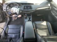 ✅ 2023 Cadillac XT4 AWD Premium Luxury • VIN: 1GYFZDR40PF152875 • Lot: 70915275. Wystawiony na Copart z przebiegiem 42 056 mil. Bezpłatny archiwum sprzedaży aukcyjnych z USA i szczegółowy raport historii pojazdu na DreamBid. Zdjęcie 8.