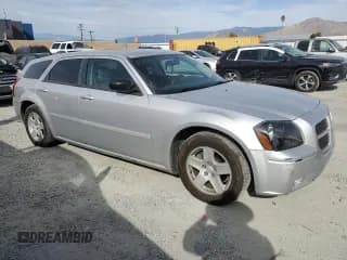 ✅ 2005 Dodge Magnum SE • VIN: 2D4FV48V05H565499 • Lot: 91934065. Listed on Copart with 70,024 mi. Free auction sales archive from the USA and detailed vehicle history report at DreamBid. Image 4.