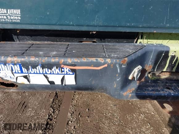 2000 Chevrolet Silverado 2500 with VIN 1GCGC24R4YR178236, listed as a IAAI auction lot 43571835 with 282,178 mi miles and . Bid and sale history available at DreamBid. Image 16.