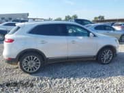 ✅ 2017 Lincoln MKC Reserve • VIN: 5LMCJ3C9XHUL02544 • Lot: 43347750. Wystawiony na IAAI z przebiegiem 108 705 mil. Bezpłatny archiwum sprzedaży aukcyjnych z USA i szczegółowy raport historii pojazdu na DreamBid. Zdjęcie 14.