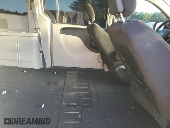 ✅ 2017 Dodge Grand Caravan SE • VIN: 2C4RDGBG8HR708030 • Lot: 82630005. Wystawiony na Copart z przebiegiem 277 106 mil. Bezpłatny archiwum sprzedaży aukcyjnych z USA i szczegółowy raport historii pojazdu na DreamBid. Zdjęcie 10.