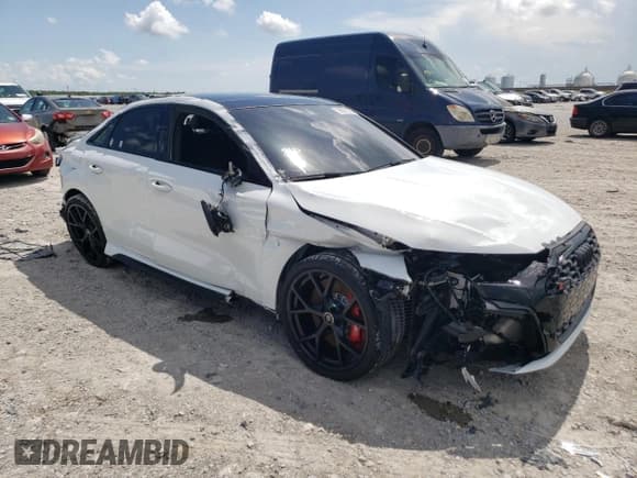 ✅ 2024 Audi RS 3 • VIN: WUAG4DGY4RA908273 • Лот: 68973255. Опубликован ранее на Copart с пробегом 17 728 миль. Бесплатный доступ к архиву аукционных продаж из США и подробный отчёт об истории автомобиля на DreamBid. Изображение 4.