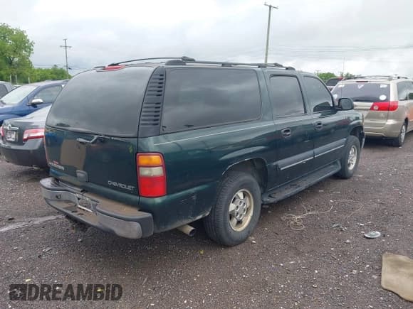✅ 2002 Chevrolet Suburban LT • VIN: 1GNEC16ZX2J248205 • Лот: 42188458. Опубликован ранее на IAAI с пробегом 343 846 миль. Бесплатный доступ к архиву аукционных продаж из США и подробный отчёт об истории автомобиля на DreamBid. Изображение 4.